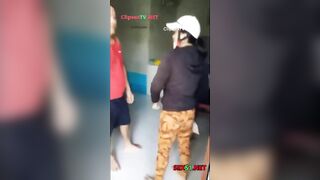 Bắt quả tang ông chồng đi đá phò đánh tiểu tam lộ nguyên hình