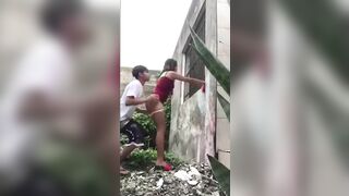 Full 10 phút e học sinh địt MBBG ở sau vườn bị phát hiện