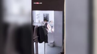 Bắt gặp em chủ xinh đẹp dâm đãng cho nướng nhờ củ khoai
