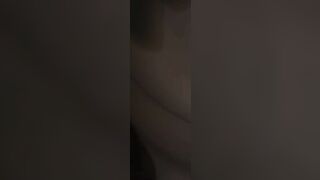Thấy chị gái thủ dâm thế là vào gạ chị luôn không ngờ chị dâm và mất dạy vậy