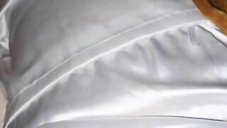 E gái ngủ hở lồn bị a trai vào nghịch lồn hiếp dâm tung bướm