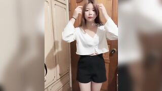 Gái xinh china show hàng cùng ny cực múp