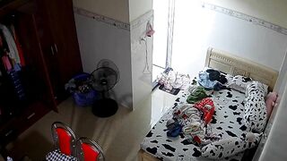 hack cam Hai mẹ con