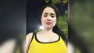 Đang chạy thể dục thì nứng lồn vạc ra gạ trai ngoài đường