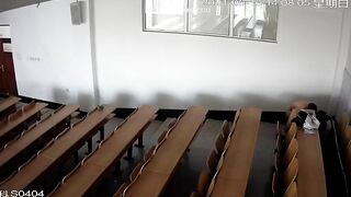 Cảnh quay được ghi lại trong một lớp học ở trường đại học Trung Quốc