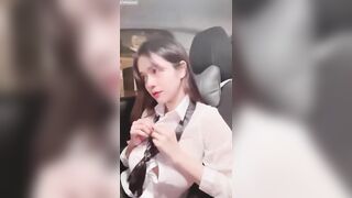 Số hưởng, Đưa e về quê a tài xế được e cho bóp vú sờ lồn địt trên xe