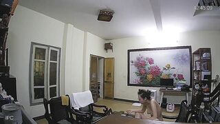 (Hack Cam) Quay Được Em Teen Kính Cặn Quá Phóng Túng Khi Ở Nhà