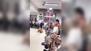 Thác loạn cùng các ông trong viện dưỡng lão nhìn dâm loạn vl