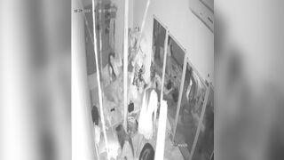 Hack cam trúng động gái xinh