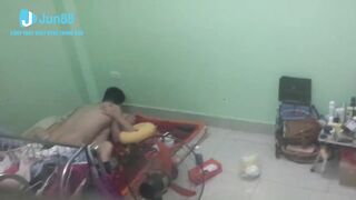[Seri Hack Cam] Thg bạn thân dễ cô giáo về nhà địt bị quay lén lộ clip lên PageTrường