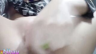 Em gái 2k9 không lông lẻn vào nhà tắm thủ dâm p5