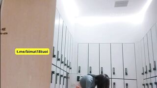 Quay Lén Em Kính Cận 2k8 Thay Đồ Đi Tắm
