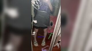 Em gái quay video thủ dâm 2