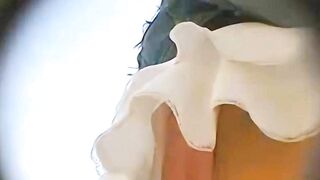 Quay lén dưới váy gái xinh p1