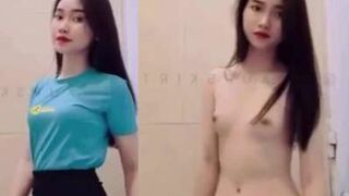 Clip Hot Em Gái Điện Máy Xanh Nước Nôi Lênh Láng