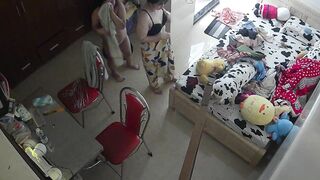 Hai mẹ con 2