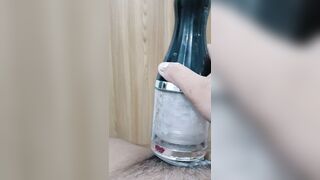 Sục cu với kem đánh răng