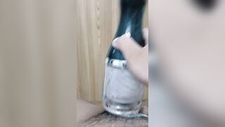 Sục cu với kem đánh răng