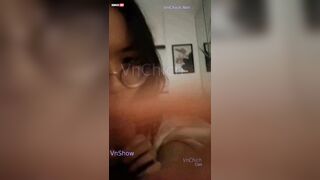 Lộ clip sex Em rau văn phòng kính cận dâm đãng cosplay đủ loại (Full Clip + Pic)