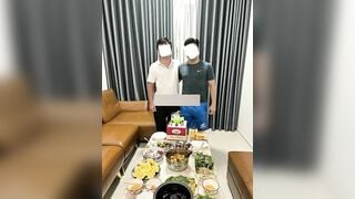 Clip: Mời ăn sinh nhật rồi mời ăn luôn vợ.