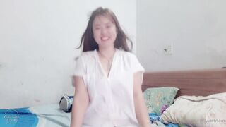 _Em gái Việt Nam đẫy đà rảnh rỗi sinh nông nỗi, kiếm thêm tiền bằng cách tự quay