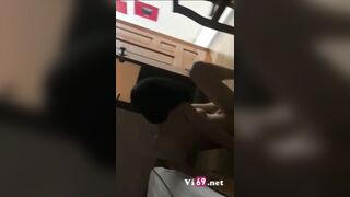 Chịch bé sinh viên loli 2k5 ở ngoài cửa khách sạn xém nữa bị phát hiện