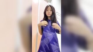 em học sinh bướm non tập show móc