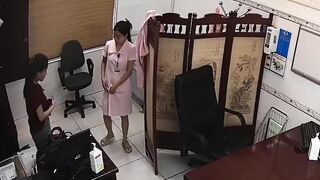 Hack Cam Phòng thay đồ UBND xã, Các đồng chí thay đồ lộ lồn