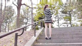 Gái Teen Nứng Quá Thủ Dâm Nơi Công Cộng Và Cho Người Lạ Chịch  P2