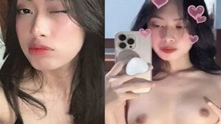 Nứng quá không chịu được em phải gạ trai địt nhau
