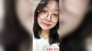 [Hot] Nữ Sinh THPT kính cận siêu xinh vú mới nhú lộ clip đi nhà nghỉ nghe rap Việt