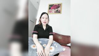 Chị máy bay lấy thân mình ra trả khi không đủ khả năng trả nợ