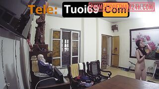 Hack cam em gái vú to thả rông ở trong nhà
