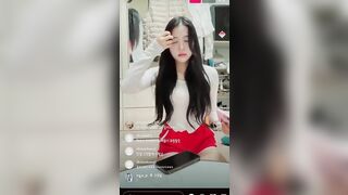 Em gái banh lồn giùm cho chị gái