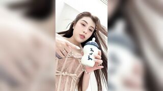 Bú chưa ? Hả cái họng ra ! 🍼