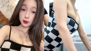 Clip Hot Girl Xinh Múp Địt Rên To Vãi Vang Cả Phòng
