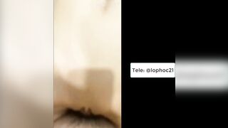 E gái lén show vú thủ dâm trong TTTM đái ra quán nứng vaiz