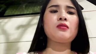 Chị mbbg vú to show hàng gạ trai khi đi thể dục