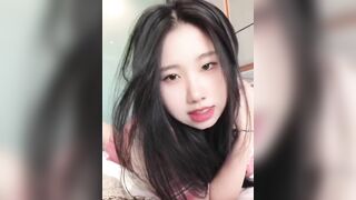 gạ được e rau non siêu xinh show vú đã xinh vú còn to hồng như này cặc nào chịu đc