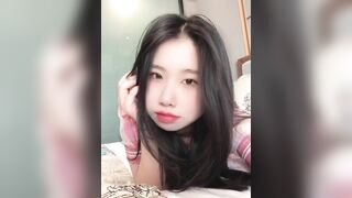 gạ được e rau non siêu xinh show vú đã xinh vú còn to hồng như này cặc nào chịu đc