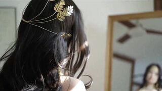 Mẫu Ảnh Chuẩn Bị Cho Một Buổi Chụp Khỏa Thân Tại Một Studio Mới Nổi!