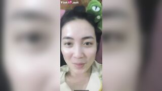 Chị máy bay răng khểnh đáng yêu có sở thích call show hàng