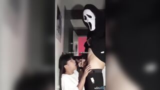 Đang đánh răng bị con ma đến hấp diêm djt tung bướm xuất tinh nơi công cộng
