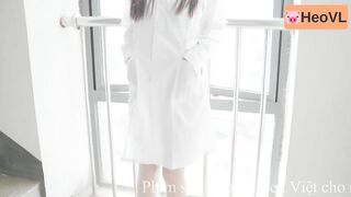 Ngon vl, Dùng tiền bắt thiên thần thủ dâm ở cầu thang cho người lạ phát hiện