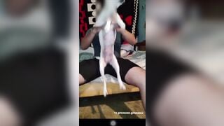 Anh trai che cửa sổ lại chịch em chó cái