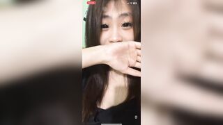 Múi mít Mai Linh Yêu Dấu Show vú lồn cho fan xem mà ngại nên chỉ 1 phút