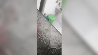 Quay lén nhỏ em gái nứng lồn thủ dâm1