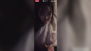 Em gái china live bigo phô dâm cho các ạn xem