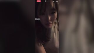 Em gái china live bigo phô dâm cho các ạn xem