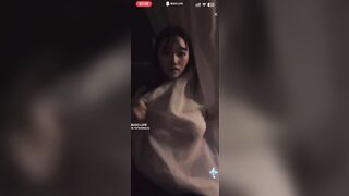 Em gái china live bigo phô dâm cho các ạn xem